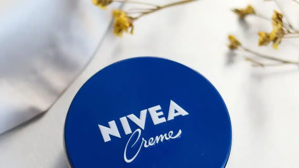 La crema Nivea de tapa azul realmente tiene unos niveles de hidratación