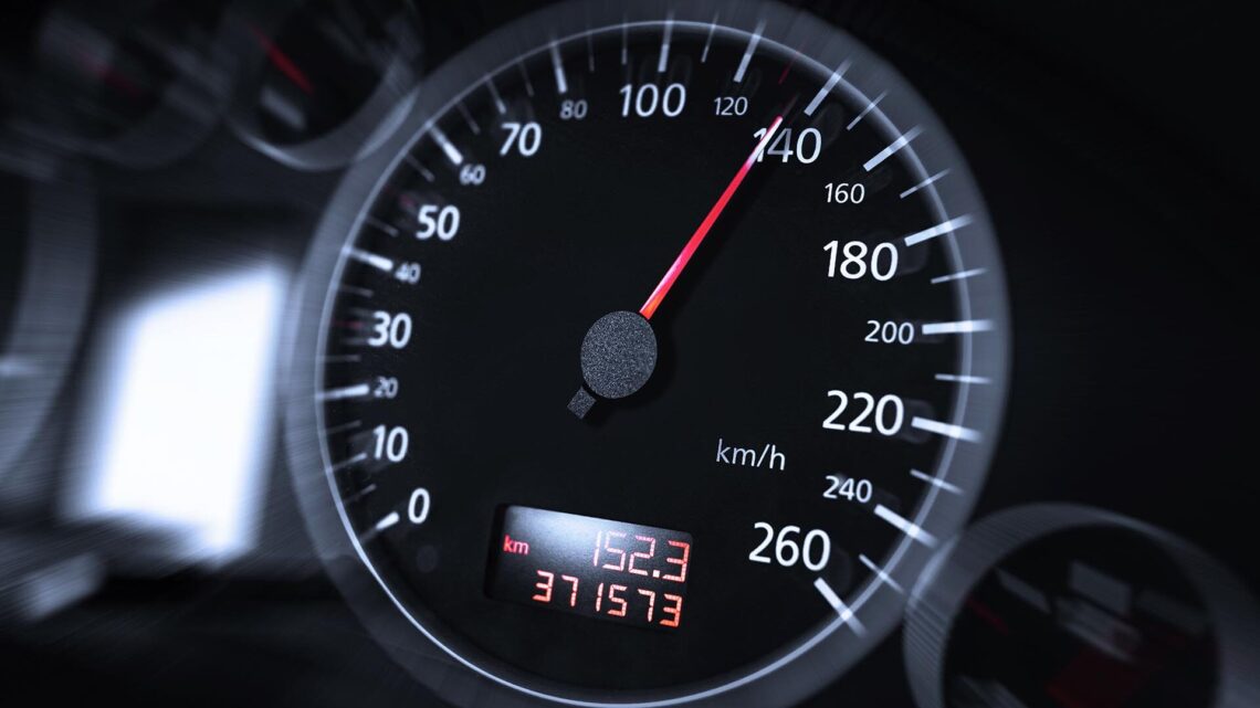 Velocidad máxima de 150km/h de forma legal si cumples estos requisitos