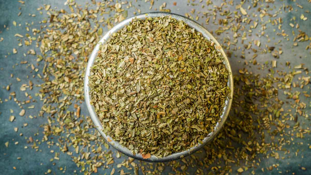 Orégano seco rico en potasio para aliviar inflamación articular en artrosis