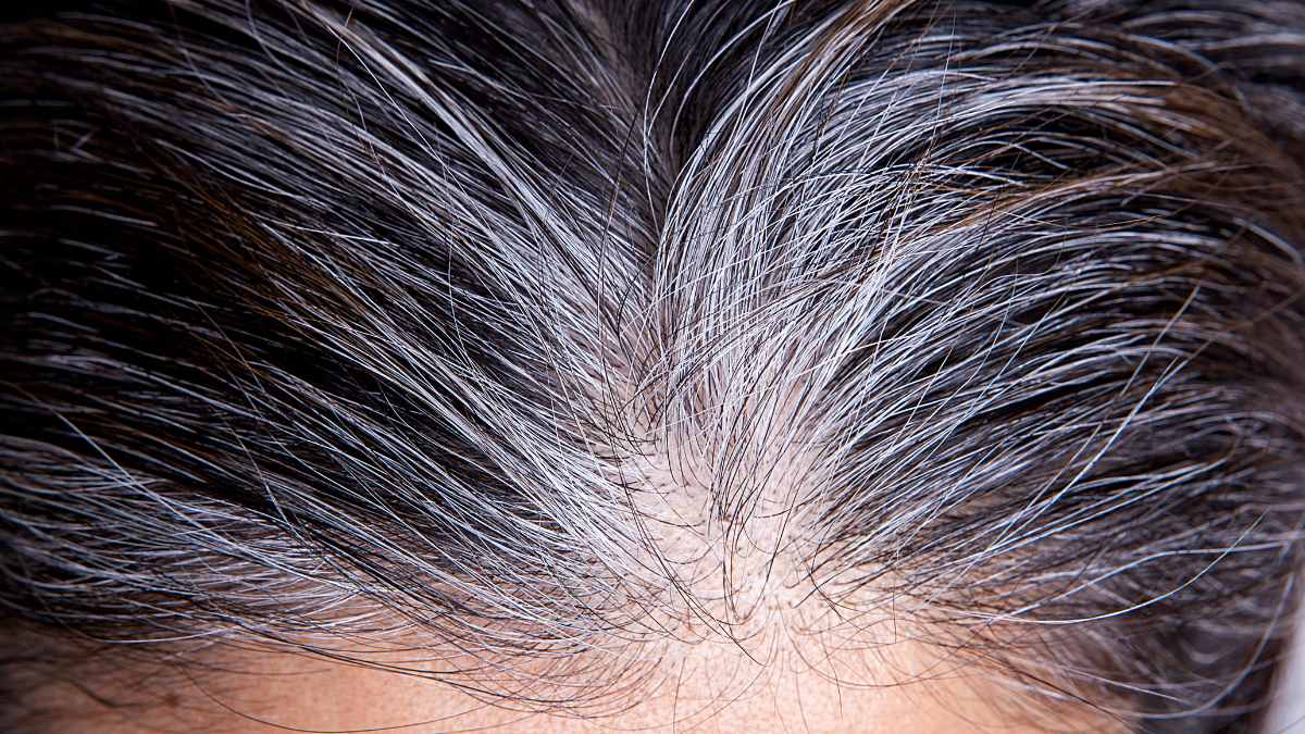 Cómo decir adiós para siempre a las canas con cuatro ingredientes que tienes en casa