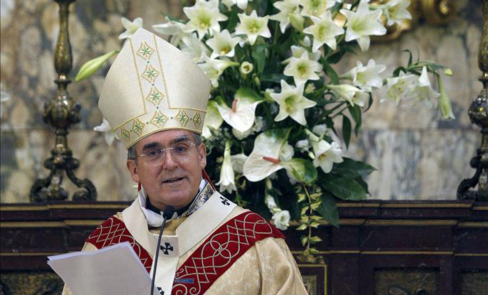 Teólogos e intelectuales claman contra el cardenal Sistach, “rehén de la extrema derecha católica en Cataluña”
