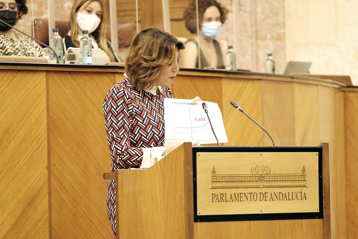 Susana Díaz, en la tribuna del Parlamento.