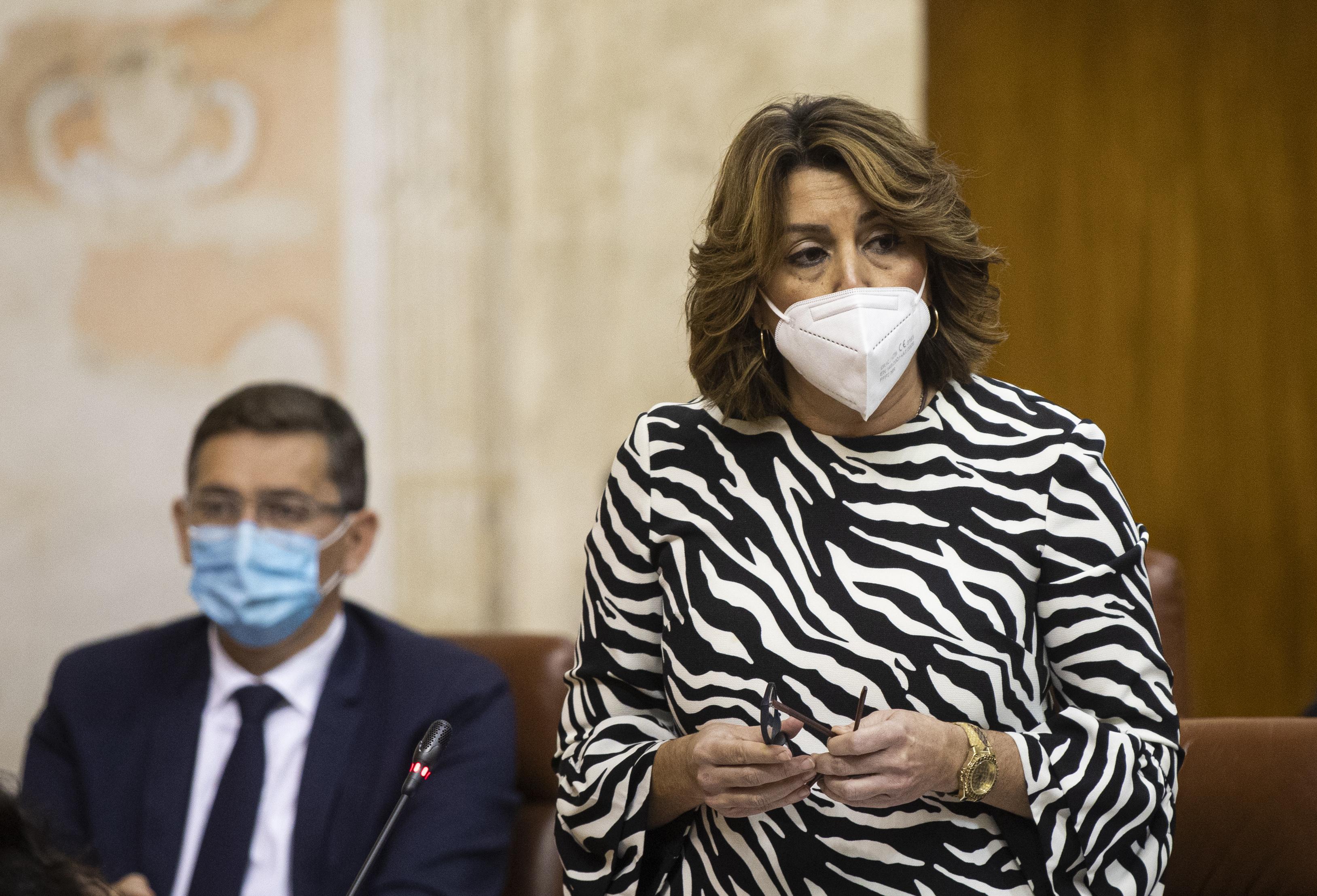 La secretaria general del PSOE-A , Susana Díaz, durante su intervención en la sesión de control al gobierno en el Pleno del Parlamento andaluz.