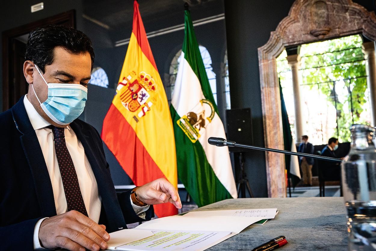 El presidente andaluz Juan Manuel Moreno en el palacio de San Telmo.