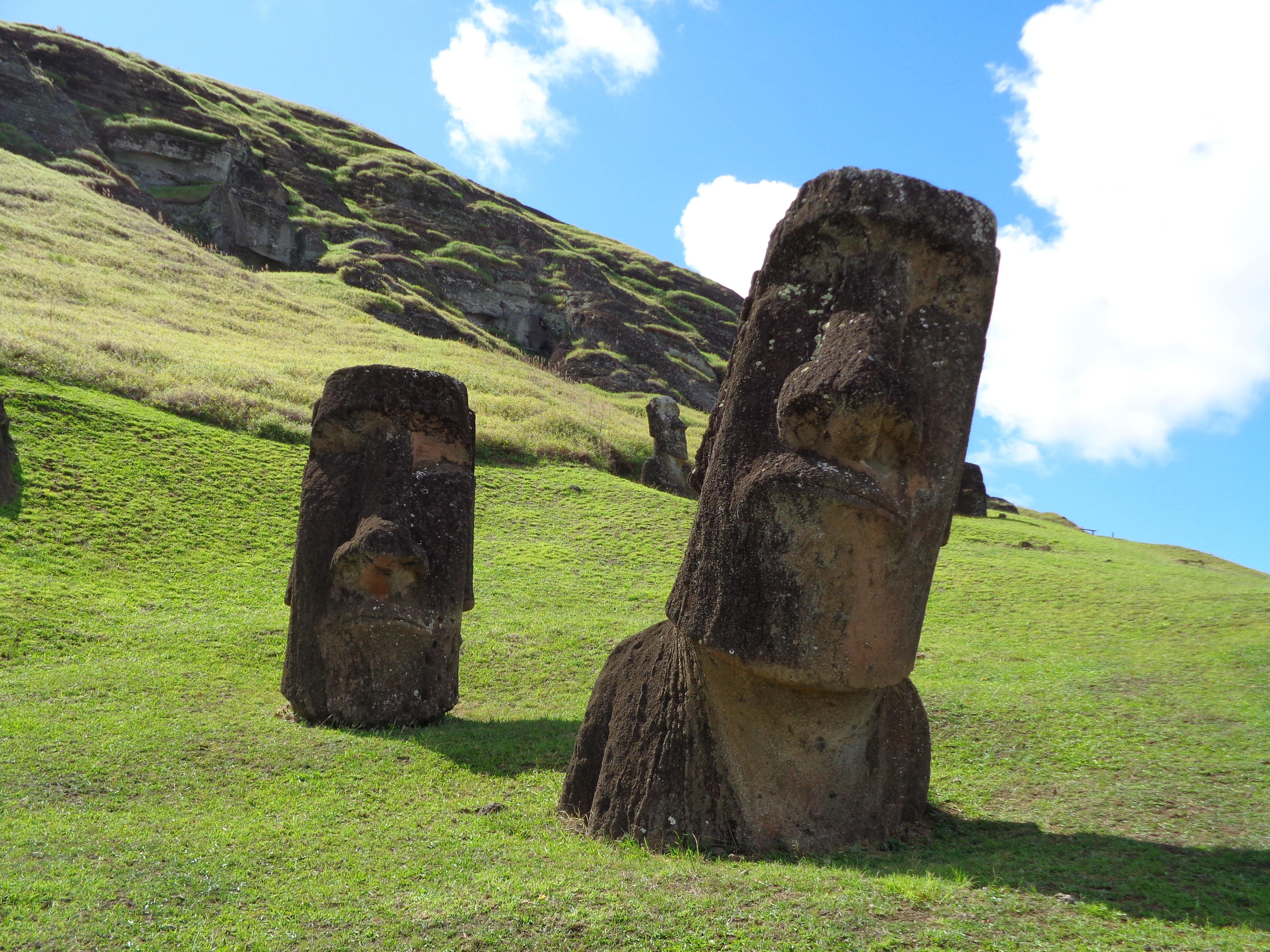 Moáis en la Isla de Pascua, Chile