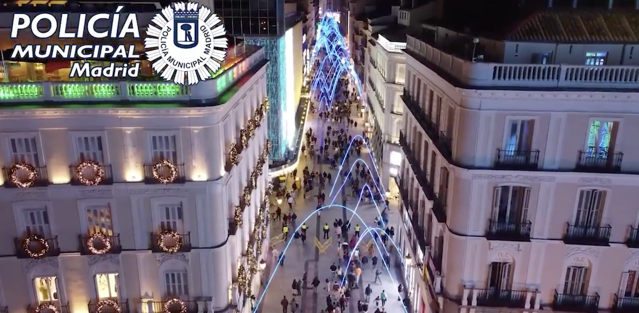 Imágenes de la Policía Municipal de Madrid sobre las aglomeraciones por las luces navideñas