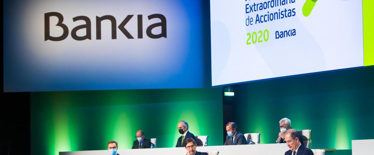 Los accionistas de Bankia aprueban la fusión con CaixaBank