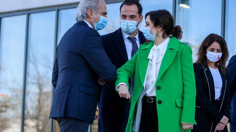 Enrique Ruiz Escudero, Ignacio Aguado e Isabel Díaz Ayuso durante la inauguración del hospital Zendal. EP
