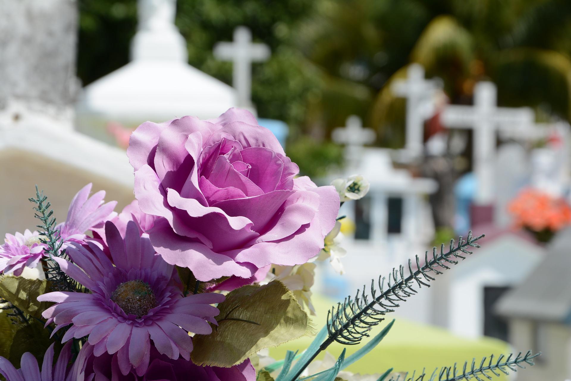 Imagen de recurso de un cementerio. Fuente: Pixabay,