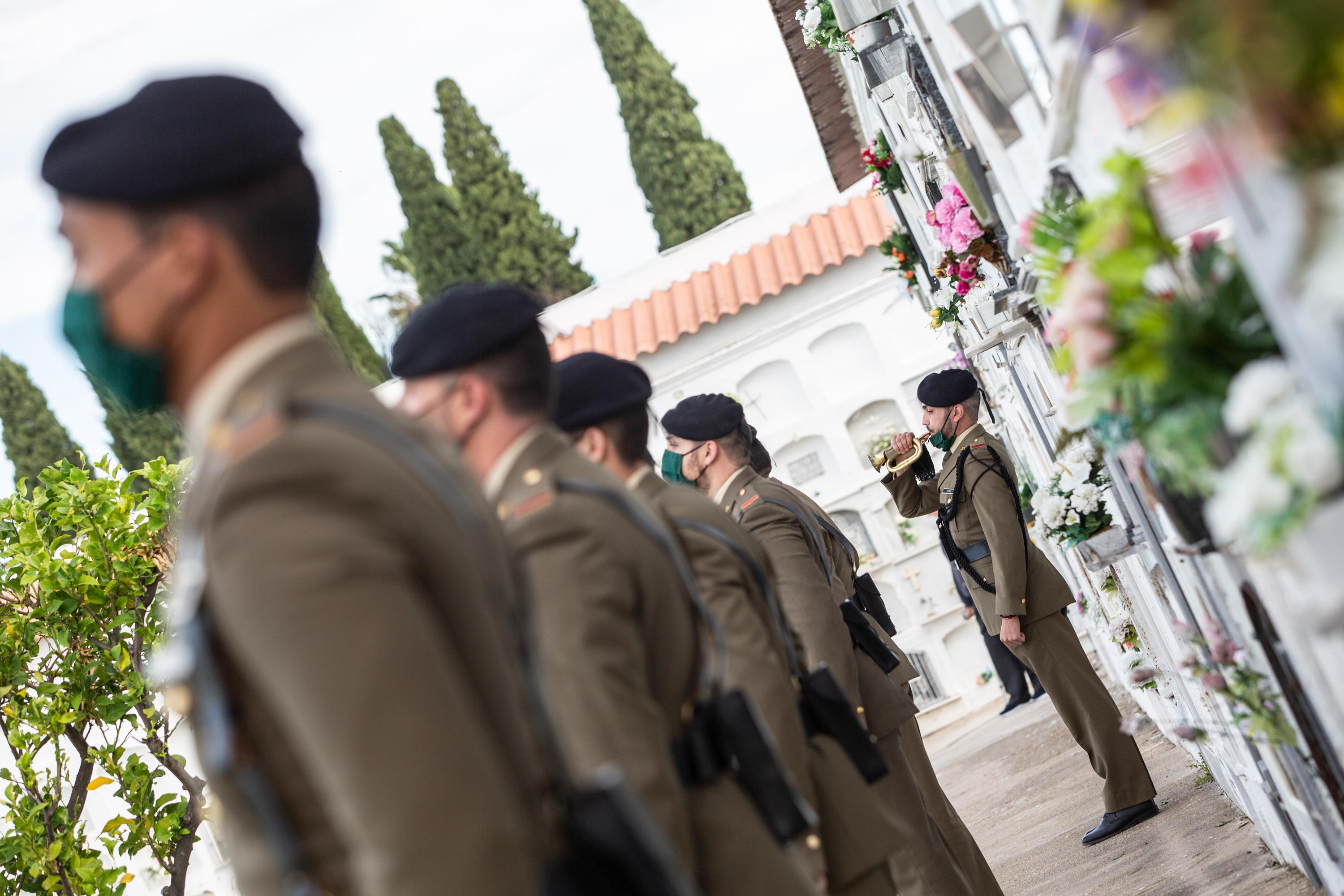 Continúan los ataques del Ejército: más de 270 exmilitares advierten de que "la unidad de España está en peligro"