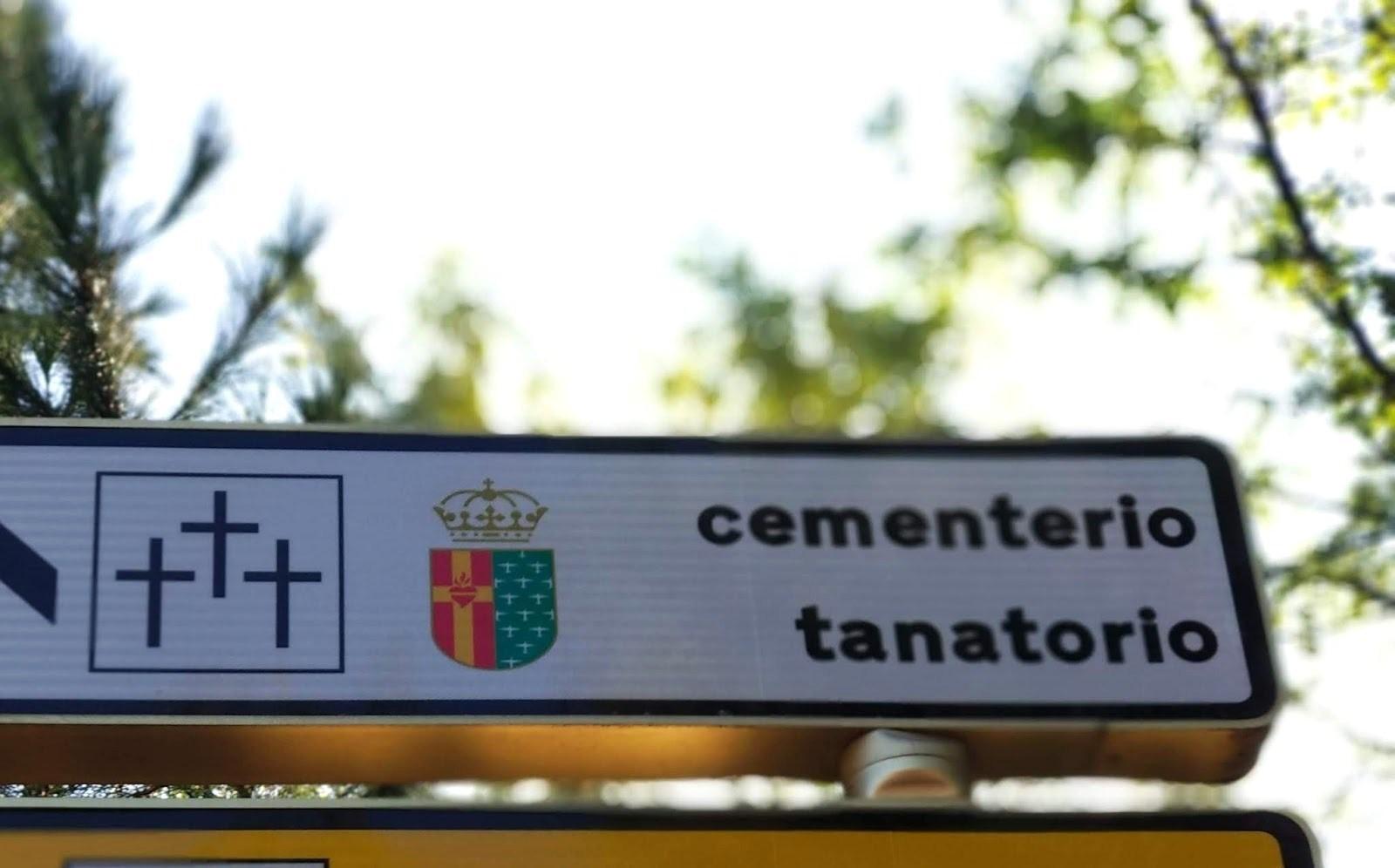 Imagen de recurso de una señal del cementerio de Getafe.