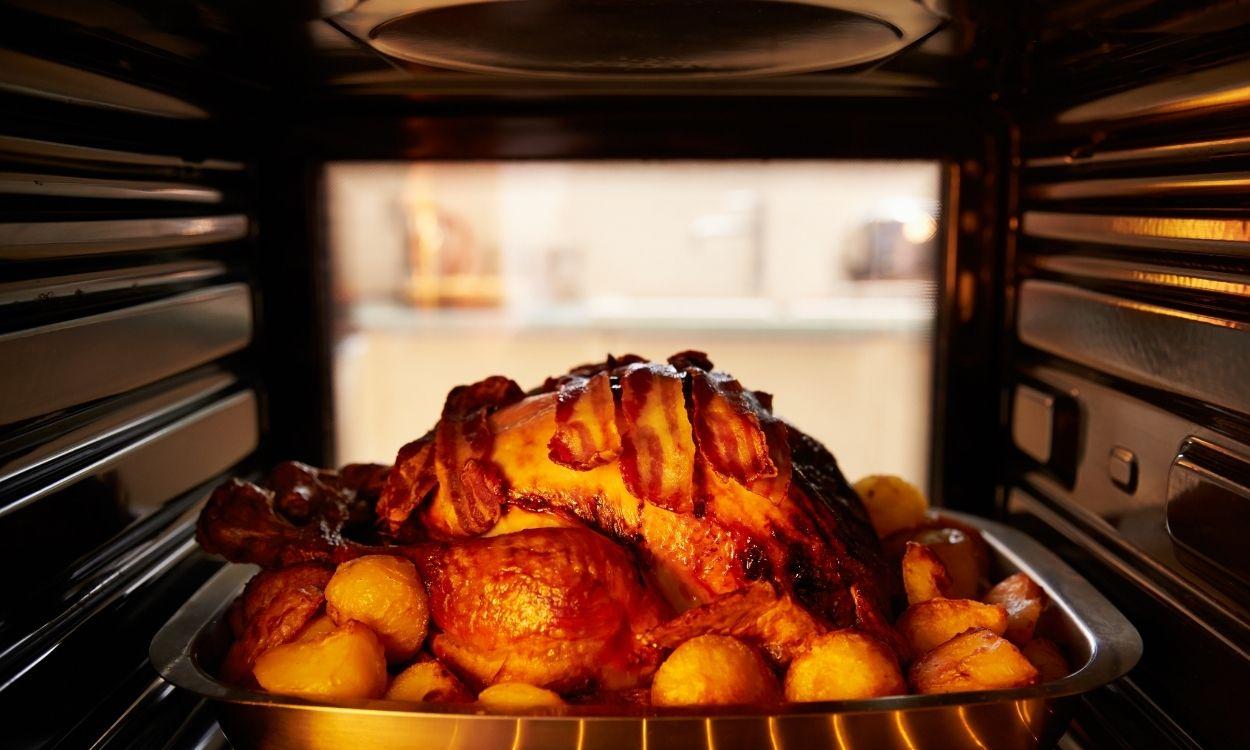 Pavo en el horno para las comidas y cenas de Navidad