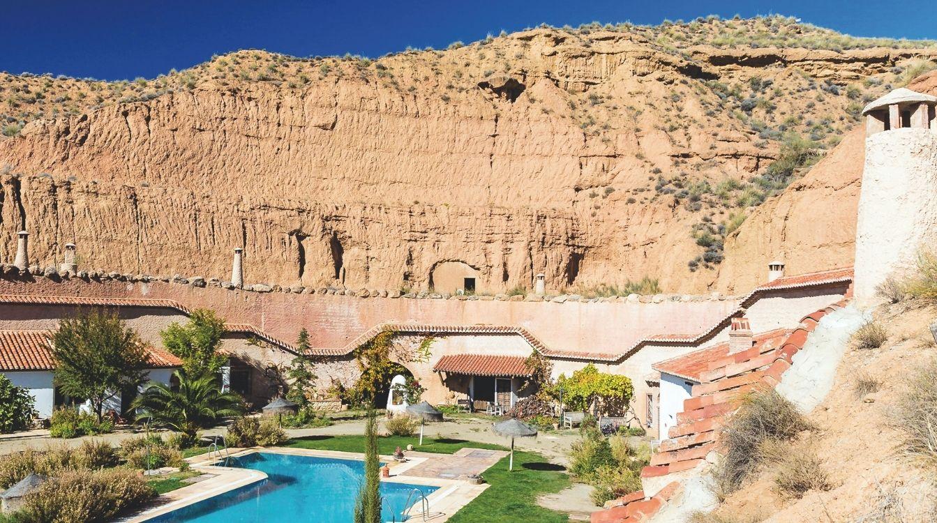 Una de las principales peculiaridades de los hoteles cueva es que no necesitan calefacción ni aire acondicionado porque la temperatura permanece estable en su interior durante todo el año, en torno a 20 grados