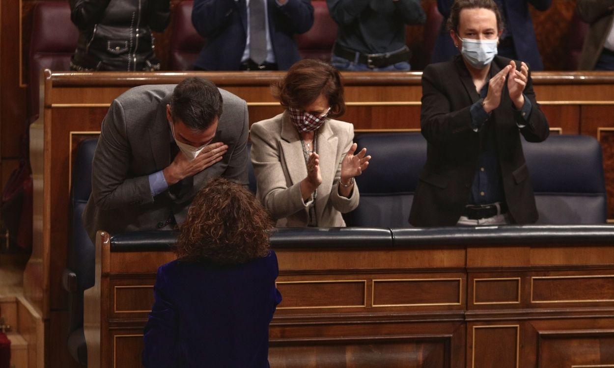 María Jesús Montero, Pedro Sánchez, Carmen Calvo y Pablo Iglesias tras la aprobación de los Presupuestos Generales del Estado 