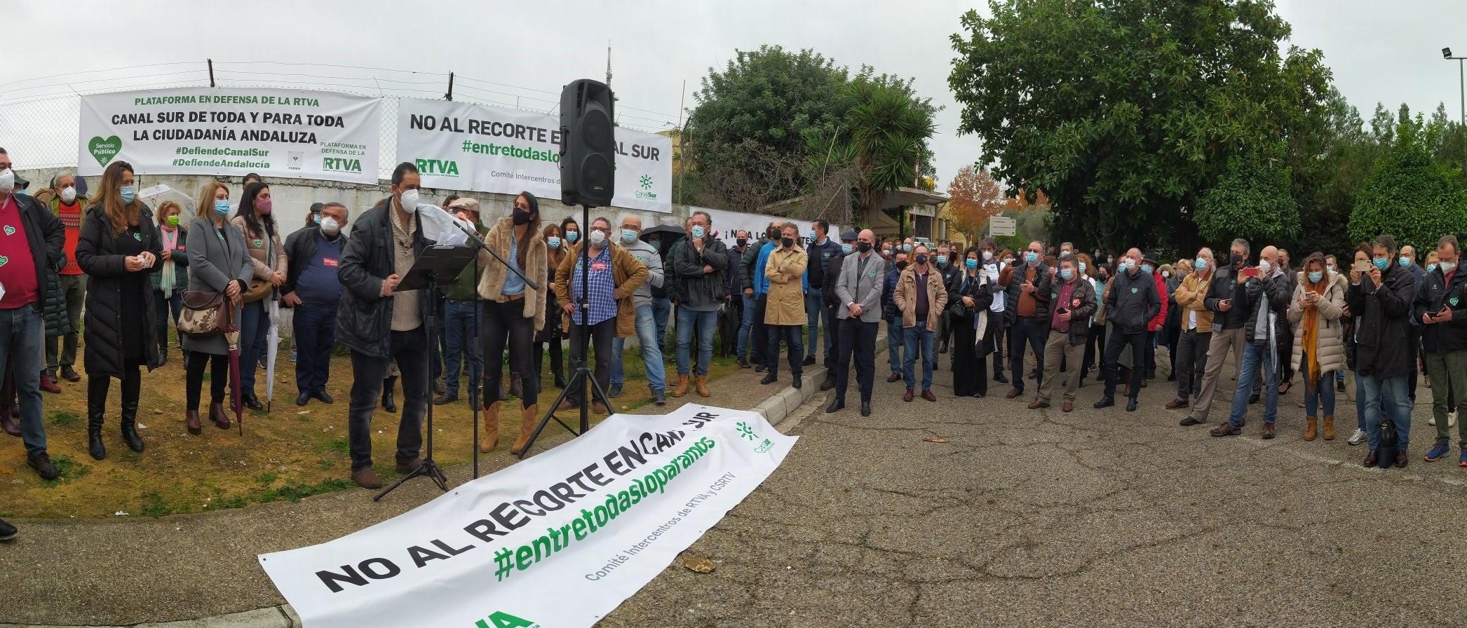 Concentración de trabajadores de la RTVA. Fuente: CCOO.