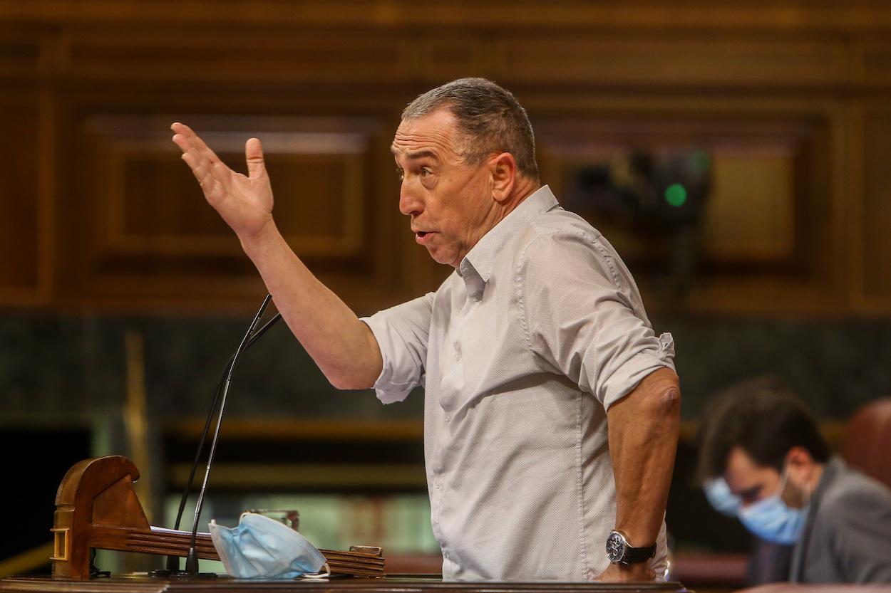 El diputado de Compromís, Joan Baldoví, interviene durante una sesión plenaria en el Congreso de los Diputados, en Madrid