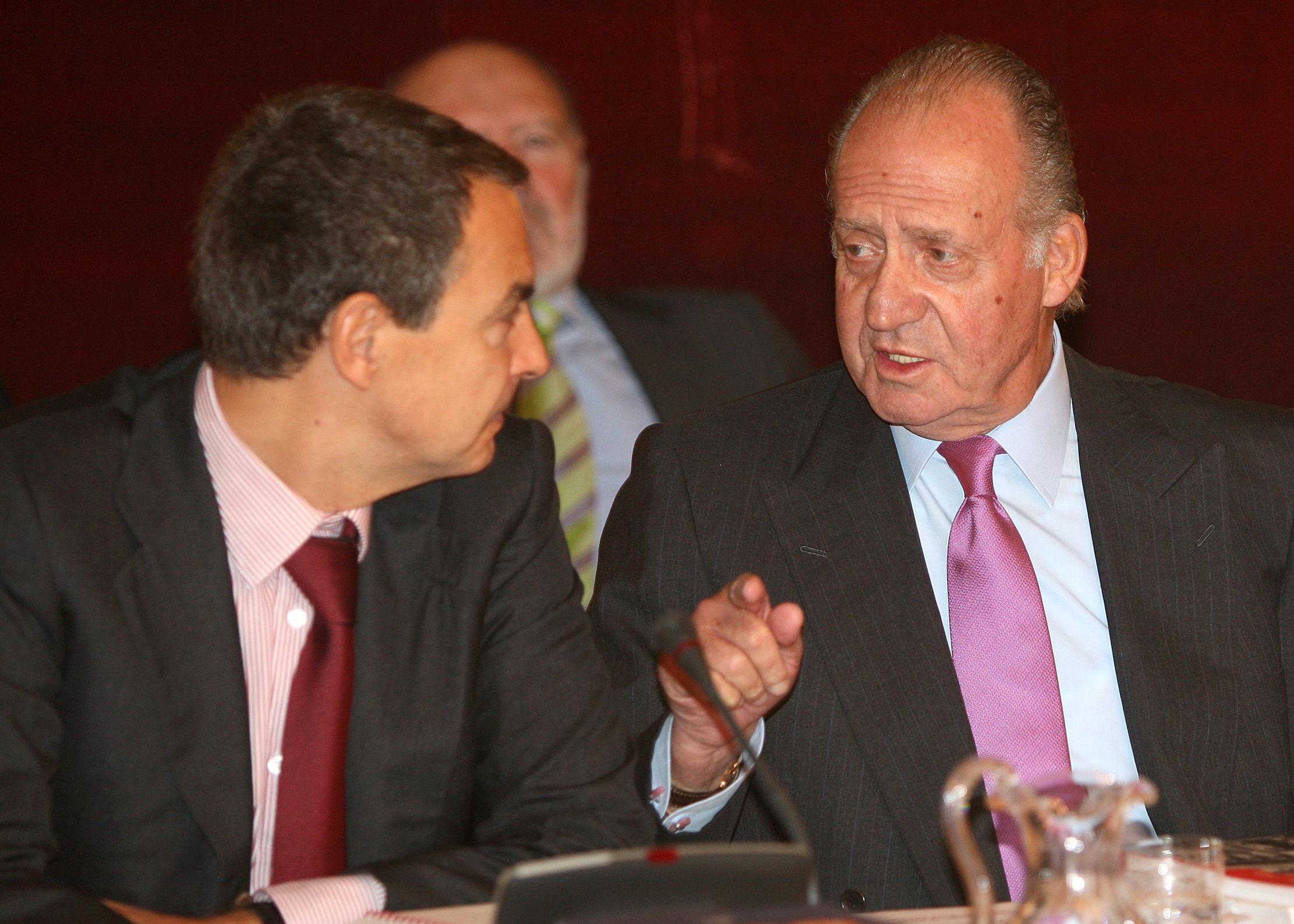 Foto de archivo del expresidente, José Luis Rodríguez Zapatero, y el rey emérito Juan Carlos I / EP