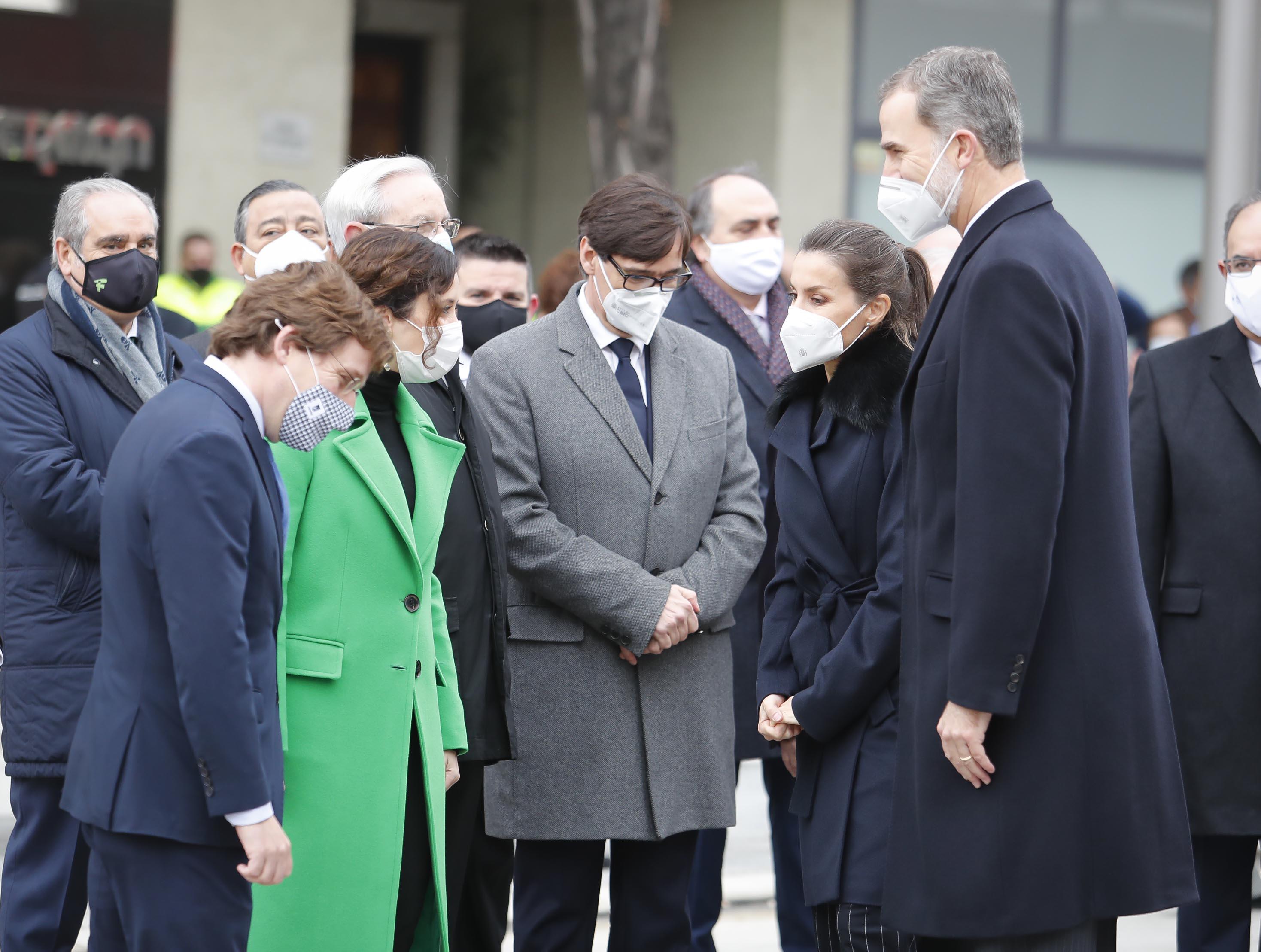 José Luis Martínez Almeida, Isabel Díaz Ayuso y Salvador Illa con los reyes Felipe y Letizia.