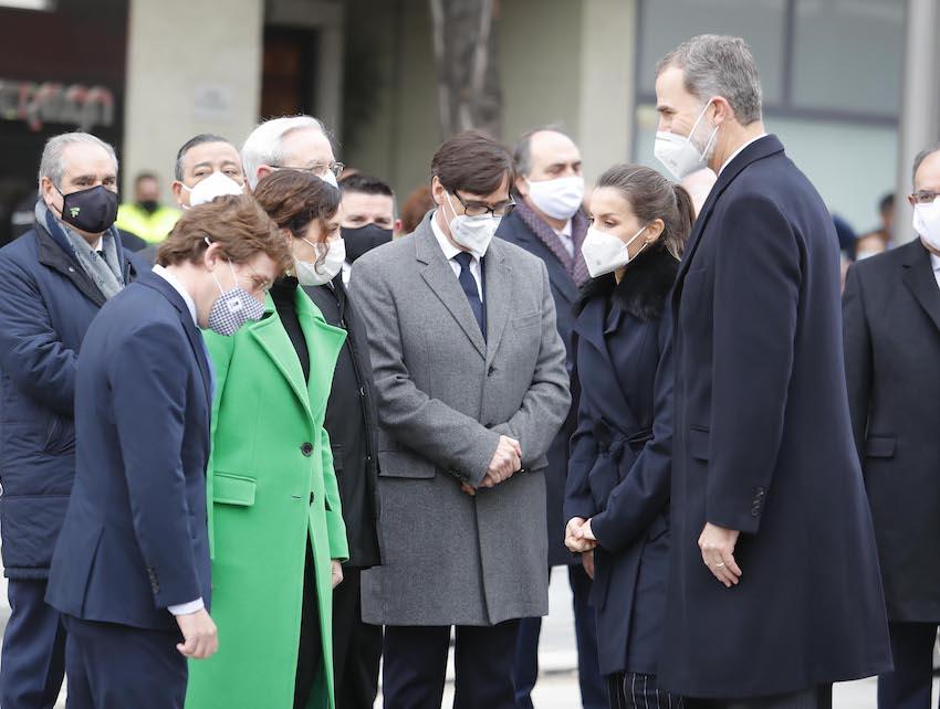 Fotografía en la que Salvador Illa sí sale en el homenaje a los sanitarios fallecidos por Covid