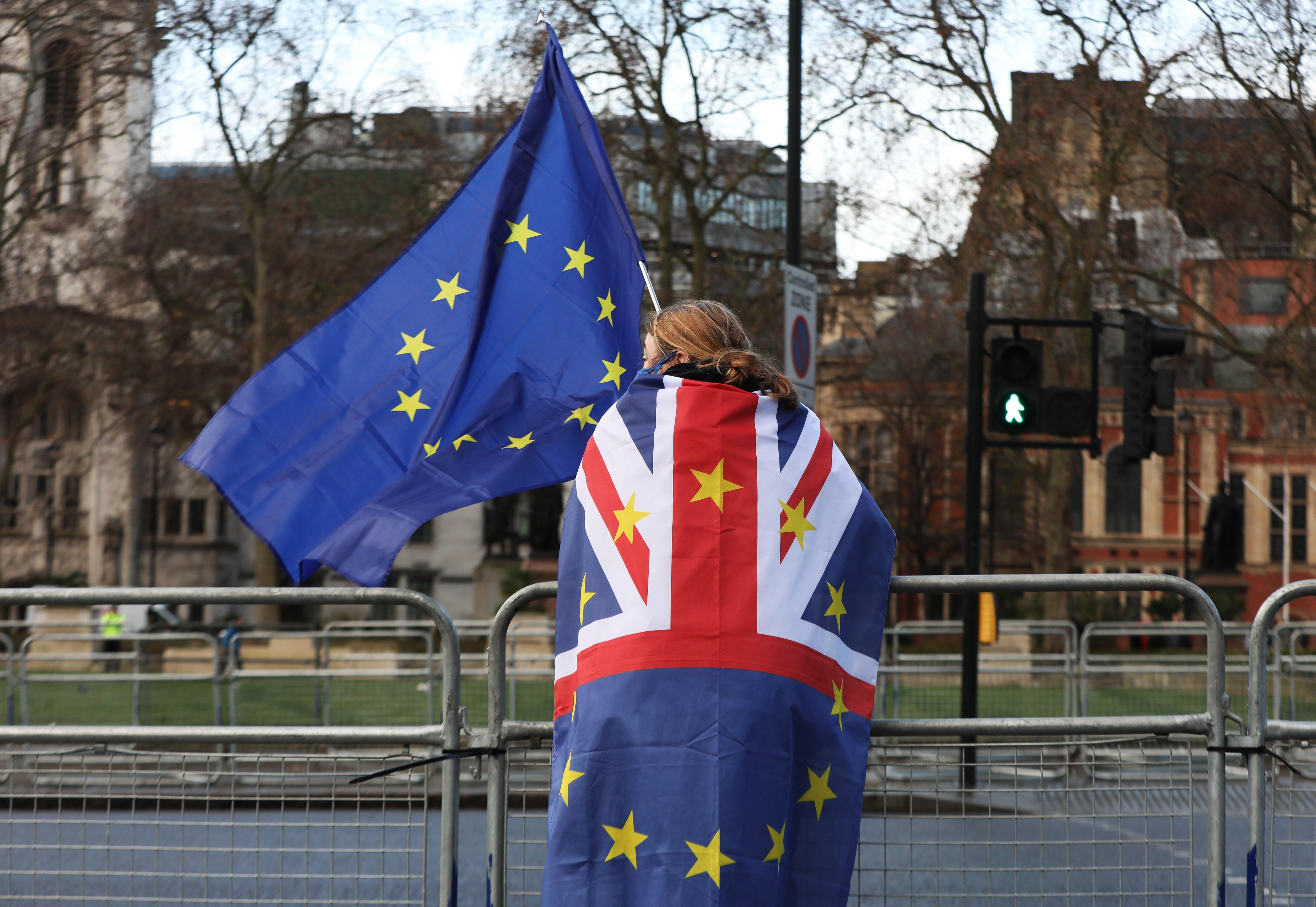 Encalladas las relaciones entre Reino Unido y UE a escasas horas de que se acabe el plazo para un Brexit pactado. Fuente de la imagen: Europa Press.