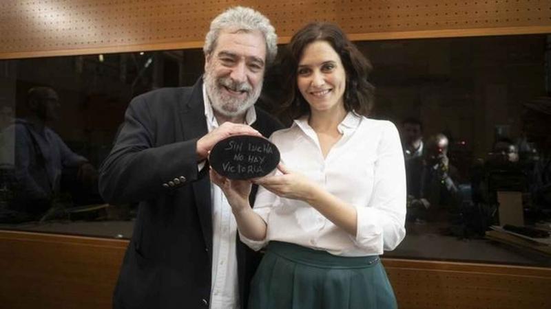 MAR con su alumna Isabel Diaz Ayuso MAR con su alumna Isabel Diaz Ayuso