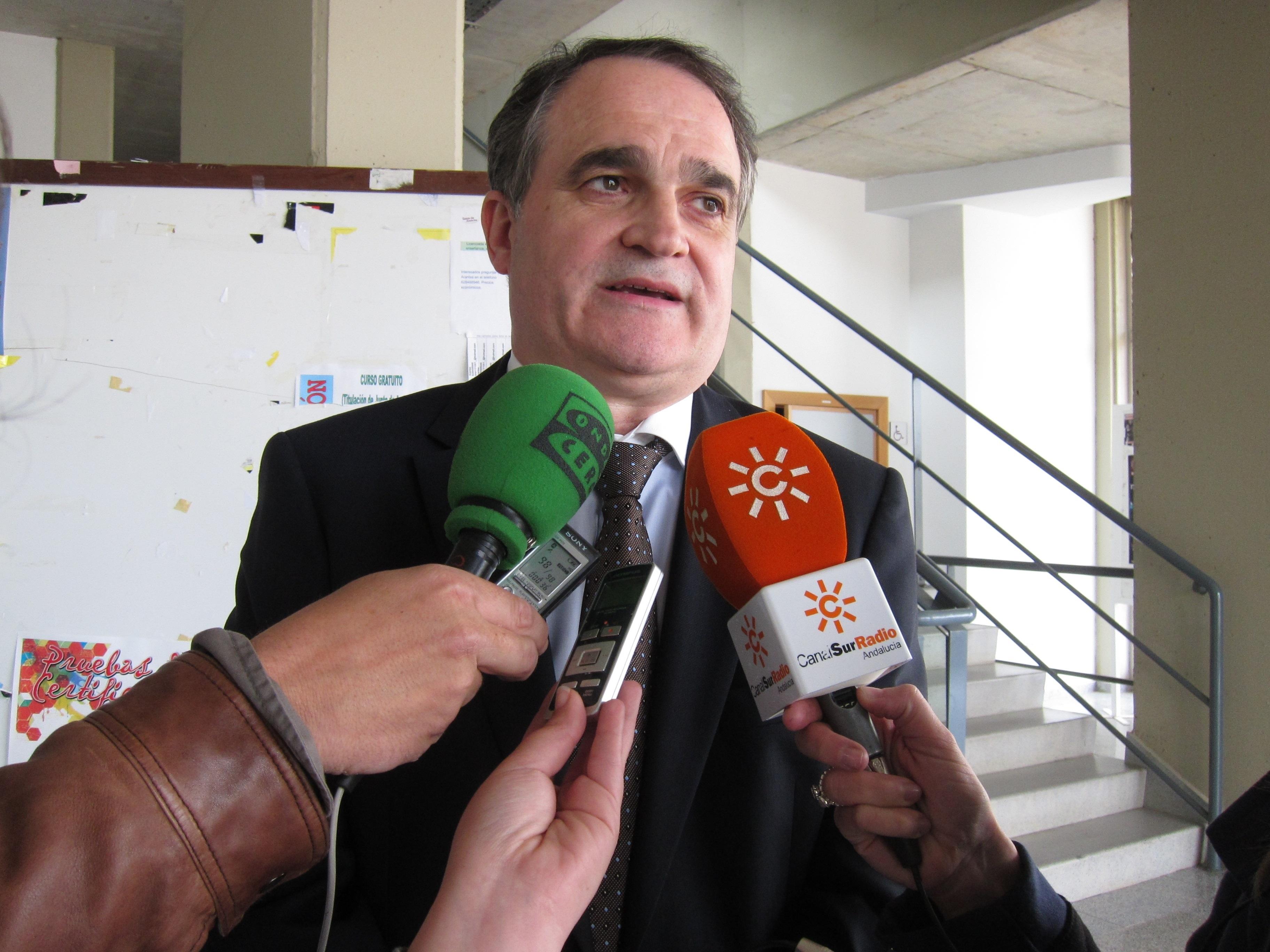El presidente del Consejo Andaluz de Colegios Oficiales de Farmacéuticos, Antonio Mingorance. EP.