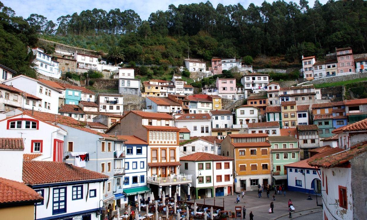 Cudillero, en Asturias, es un pueblo pesquero que atrae multitud de turistas