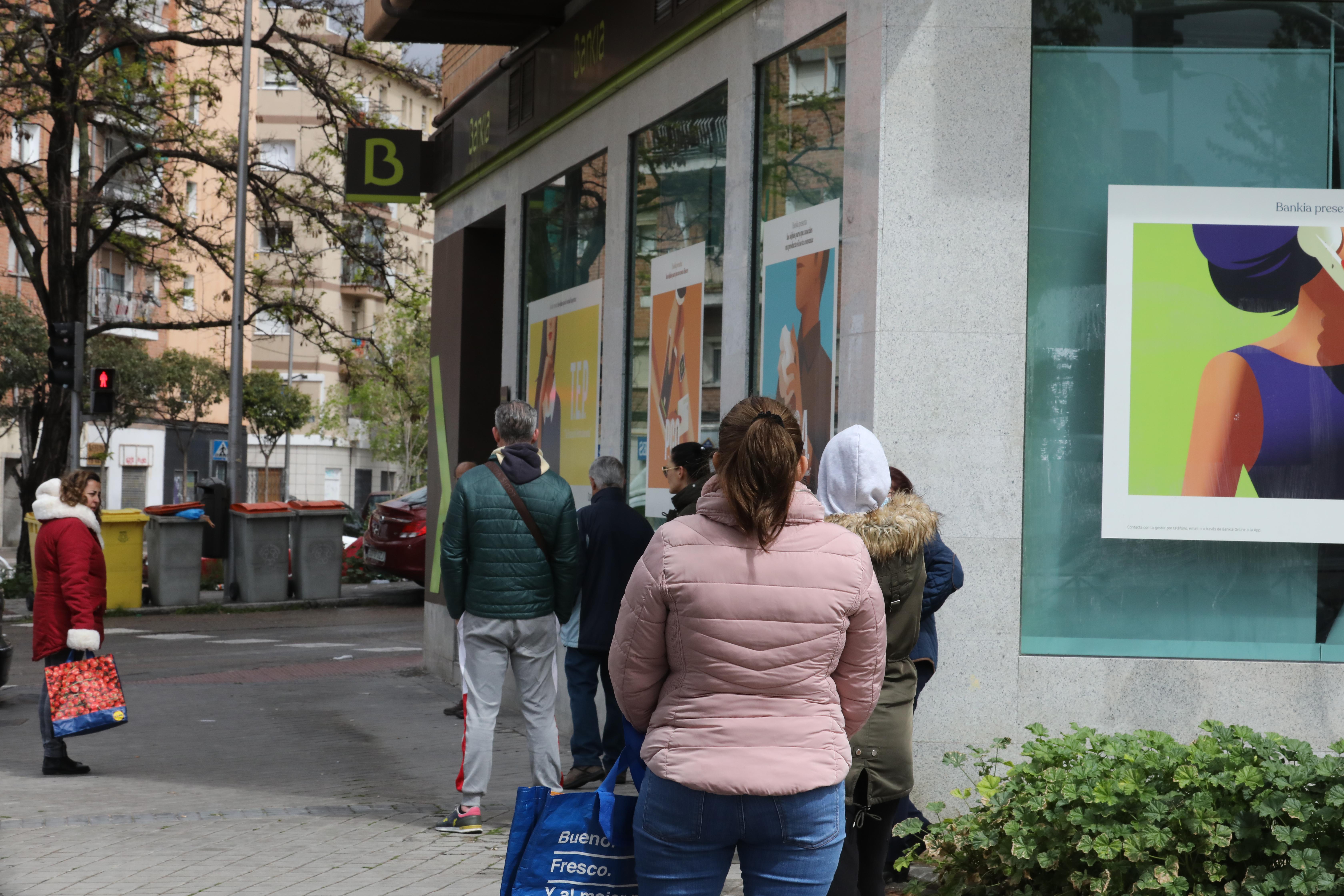 Una oficina de Bankia durante el estado de alarma. Europa Press