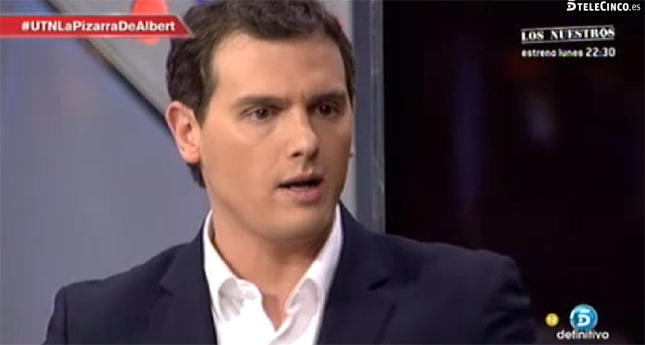 Albert Rivera, lo mismo que Rajoy, defiende dejar sin Sanidad a los inmigrantes sin papeles