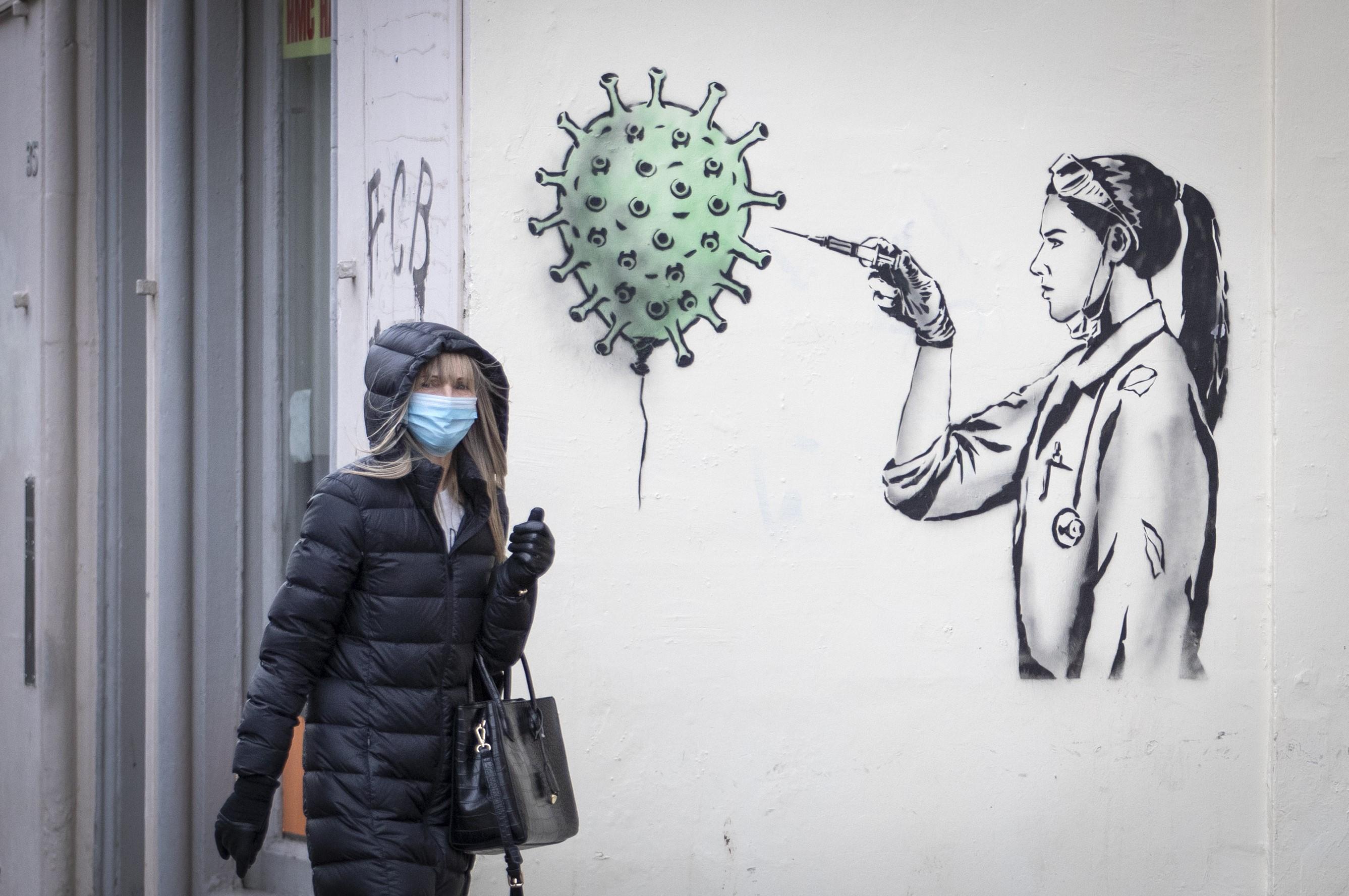 Arte callejero con motivo del coronavirus en Escocia. EP