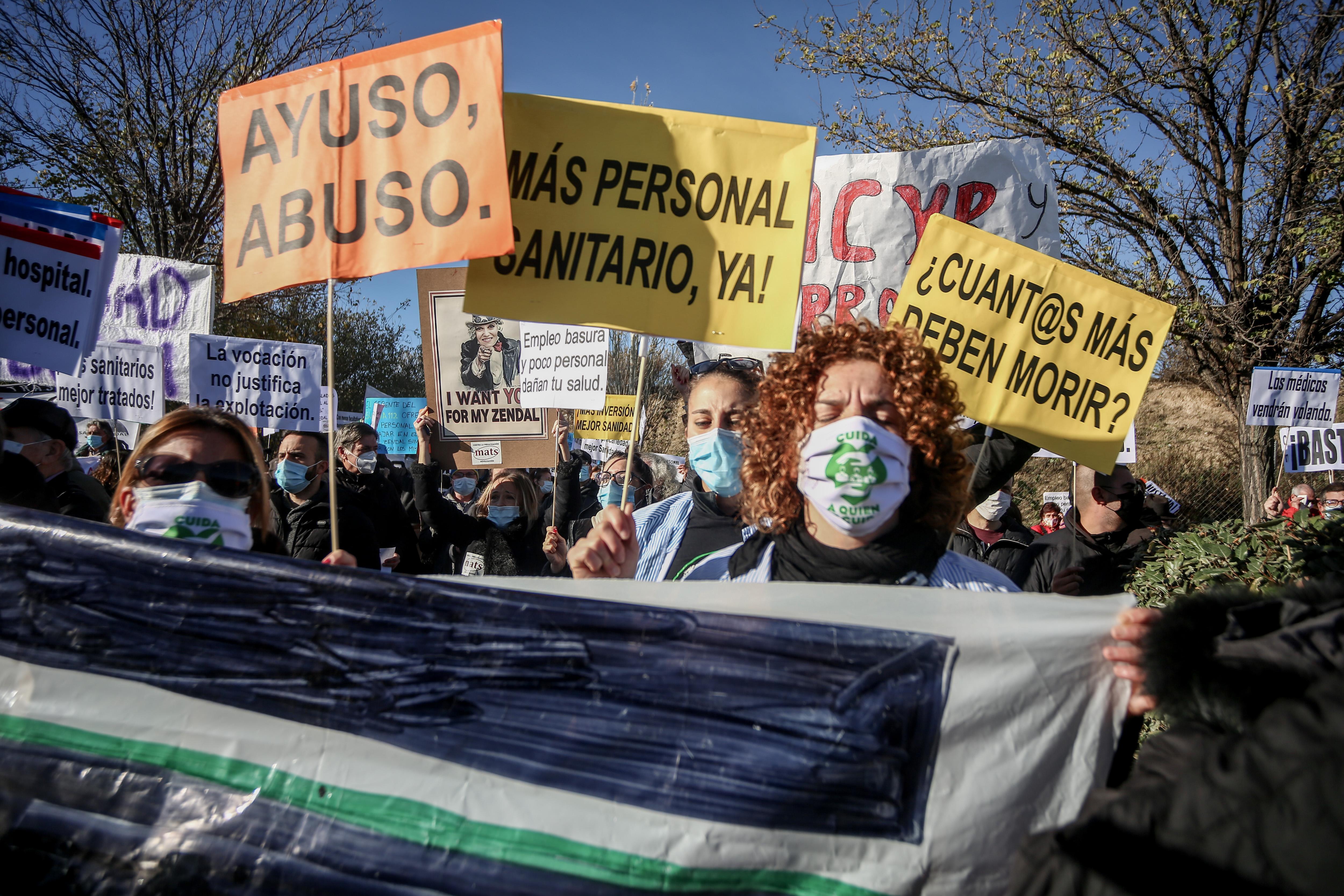 Imagen de archivo de la manifestación contra la gestión de Ayuso en la inauguración del Enfermera Isabel Zendal. Fuente: Europa Press.