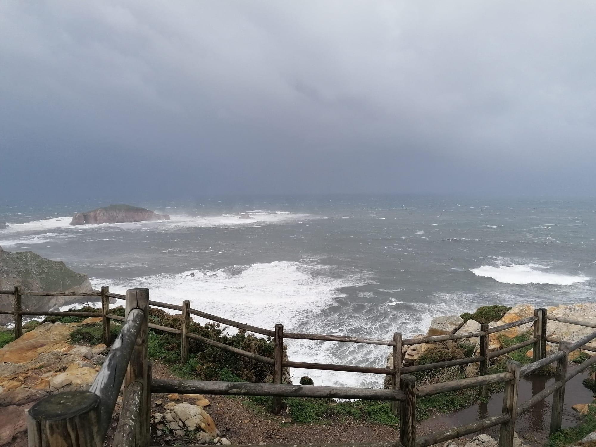 Temporal en la zona de Cabo Peñas. Fuente: Europa Press.