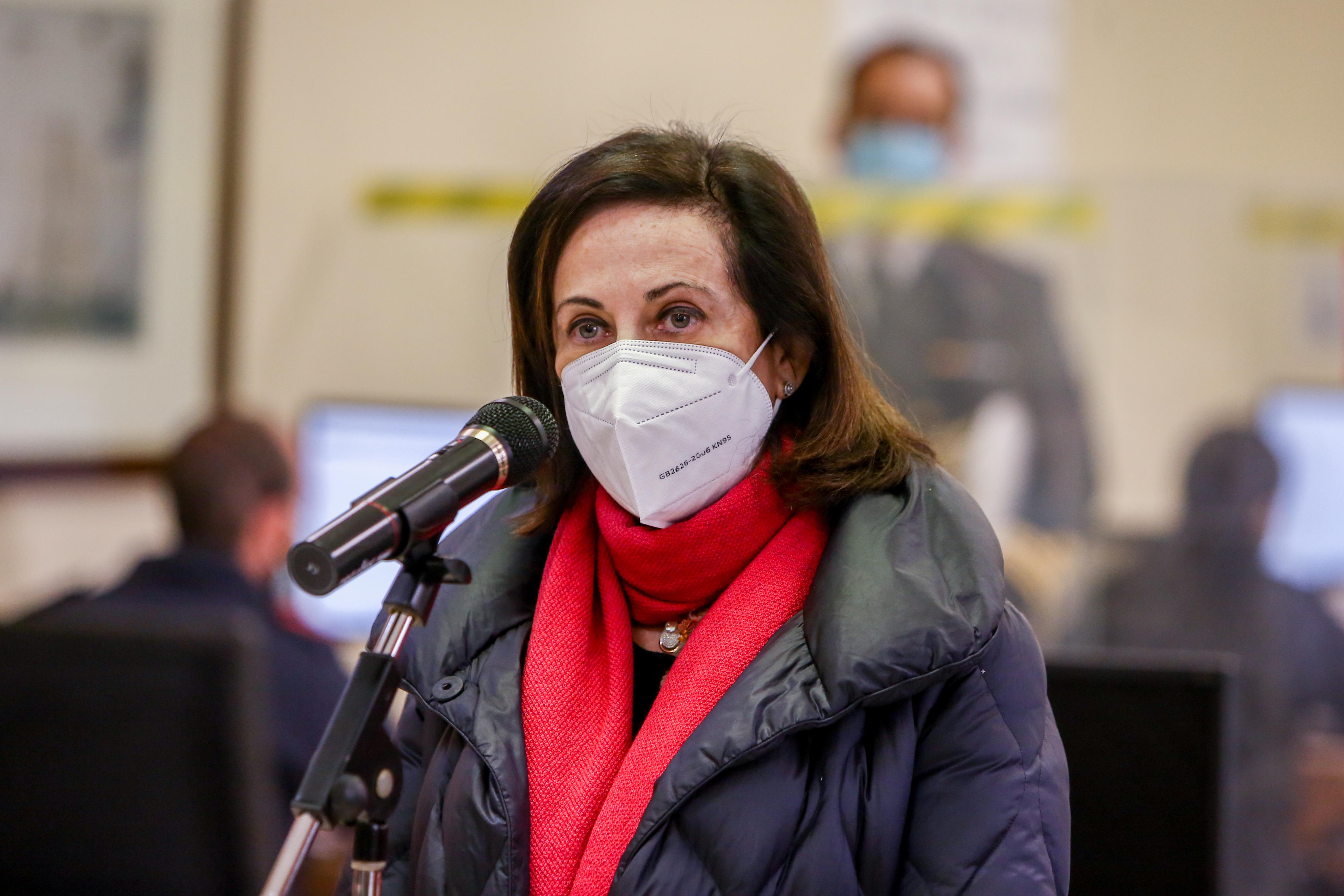 La ministra de Defensa, Margarita Robles, interviene durante una visita a la Unidad de Verificación Epidemiológica, en Madrid. EP