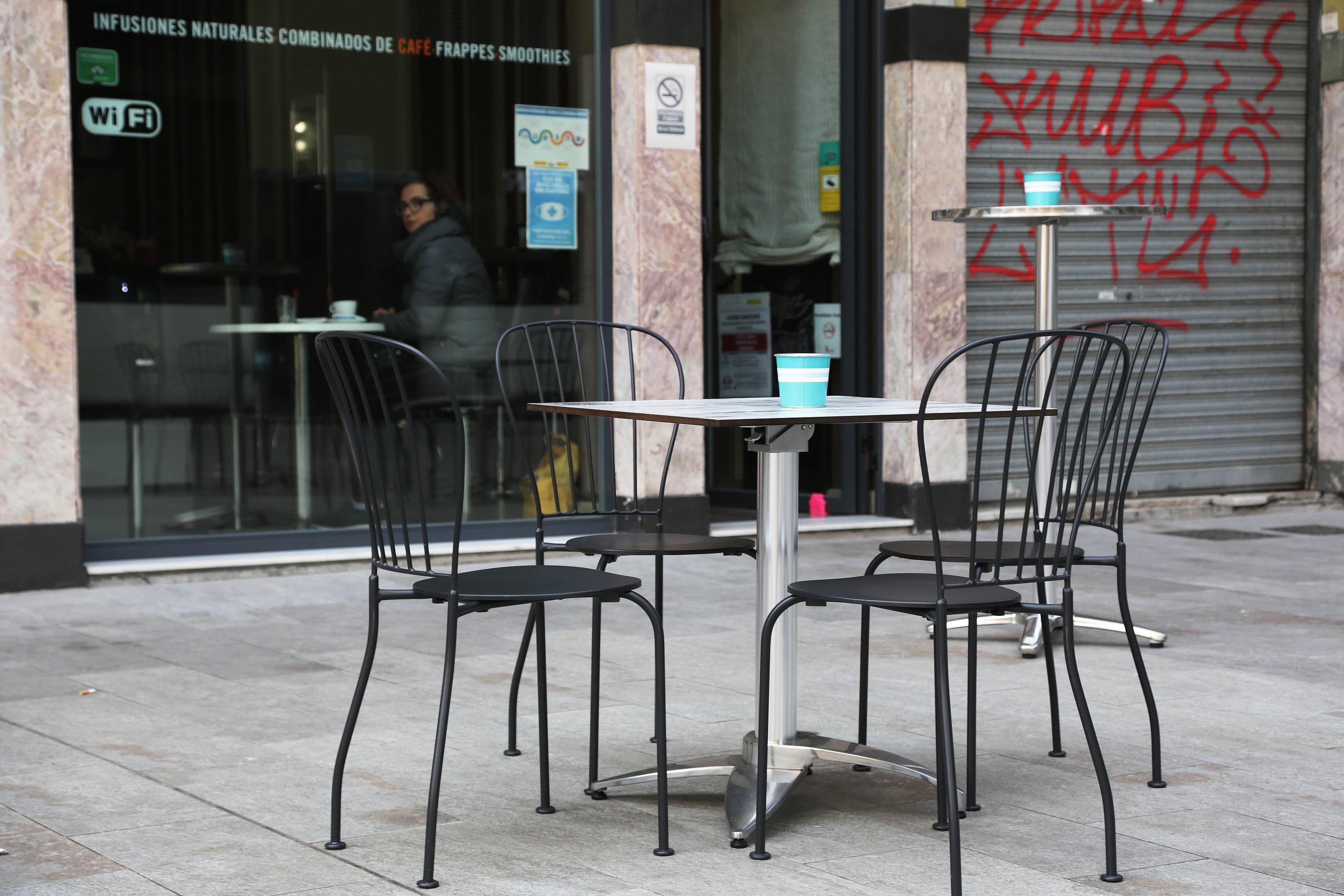 Un mesa vacía en una terraza en Castilla y León. Fuente: Europa Press.