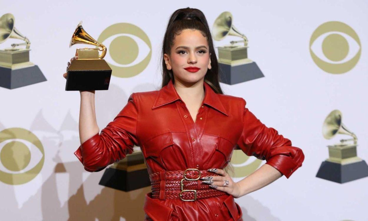 Rosalía tras ganar el Grammy por Mejor Álbum Latino Alternativo en 2020
