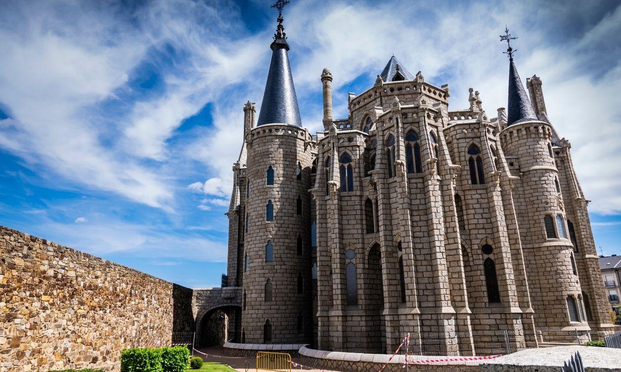 El palacio episcopal de Astorga (León)