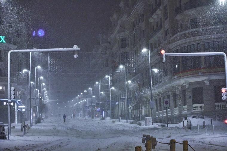 Gran Vía cubierta de nieve