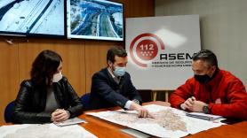 El líder del PP, Pablo Casado, y la presidenta de la CAM, Isabel Díaz Ayuso, en la sede de la Agencia de Seguridad y Emergencias de Madrid 112 . EP