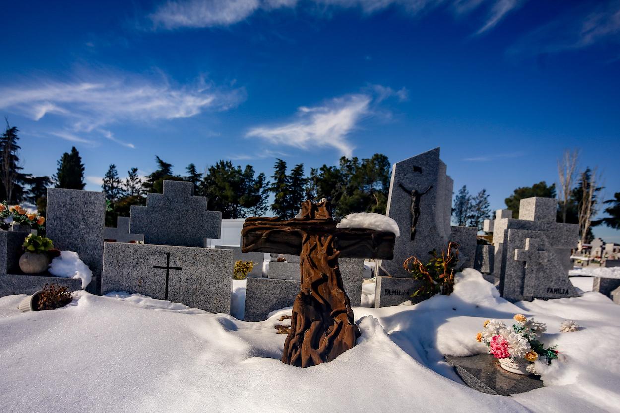 Cementerio nevado
