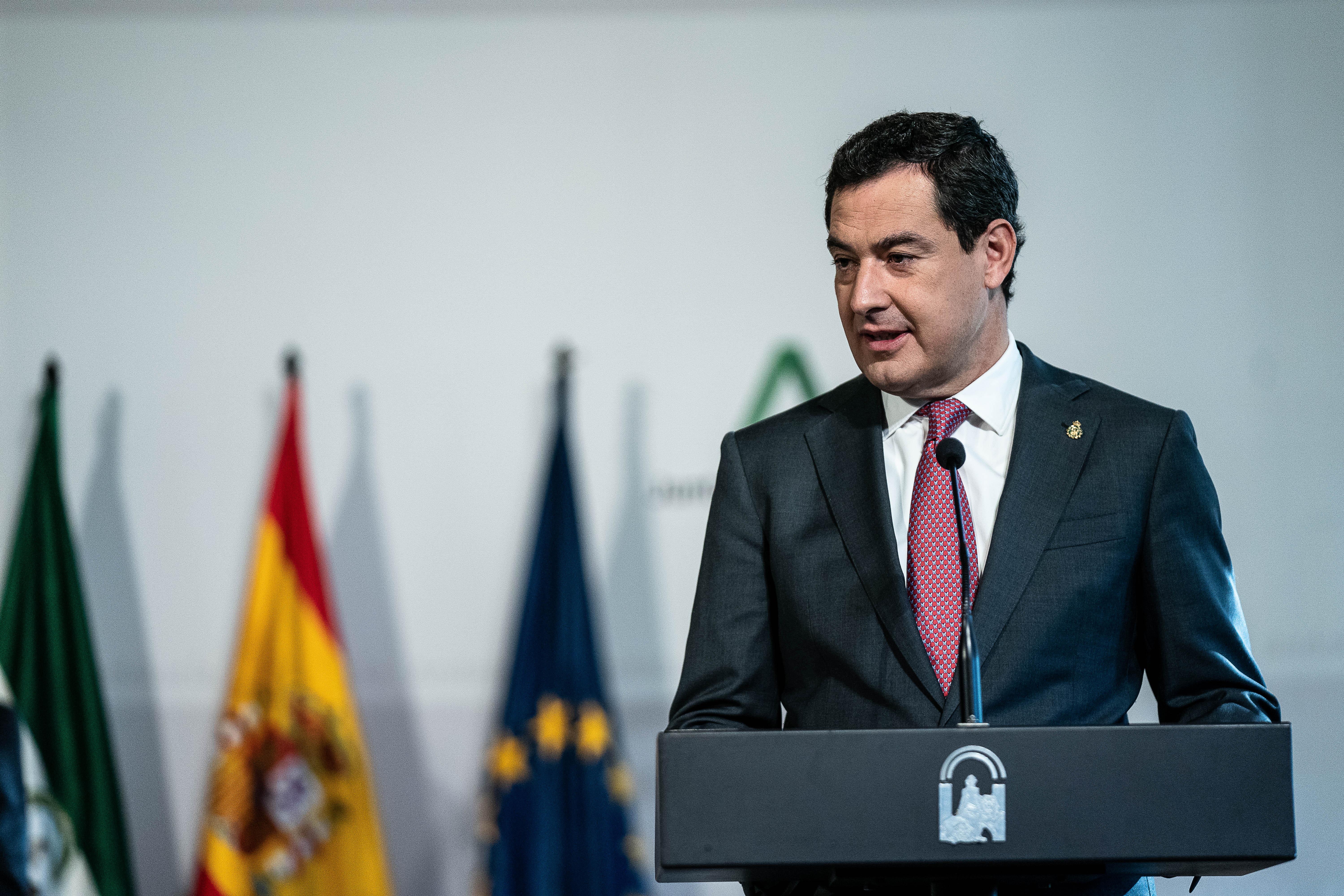 El presidente de la Junta, Juanma Moreno ha presidiendo en el Palacio de San Telmo el acto de toma de posesión del nuevo rector de la Universidad Pablo de Olavide, Francisco Oliva