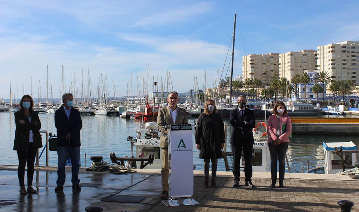 El portavoz y consejero de Presidencia, Elías Bendodo, este domingo en Estepona. JUNTA DE ANDALUCÍA