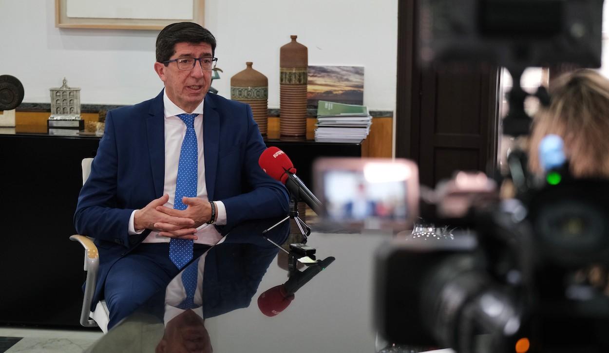 El vicepresidente de la Junta de Andalucía y consejero de Turismo, Regeneración, Justicia y Administración Local, Juan Marín, durante la entrevista a Europa Press. JUAN LÓPEZ CEPERO