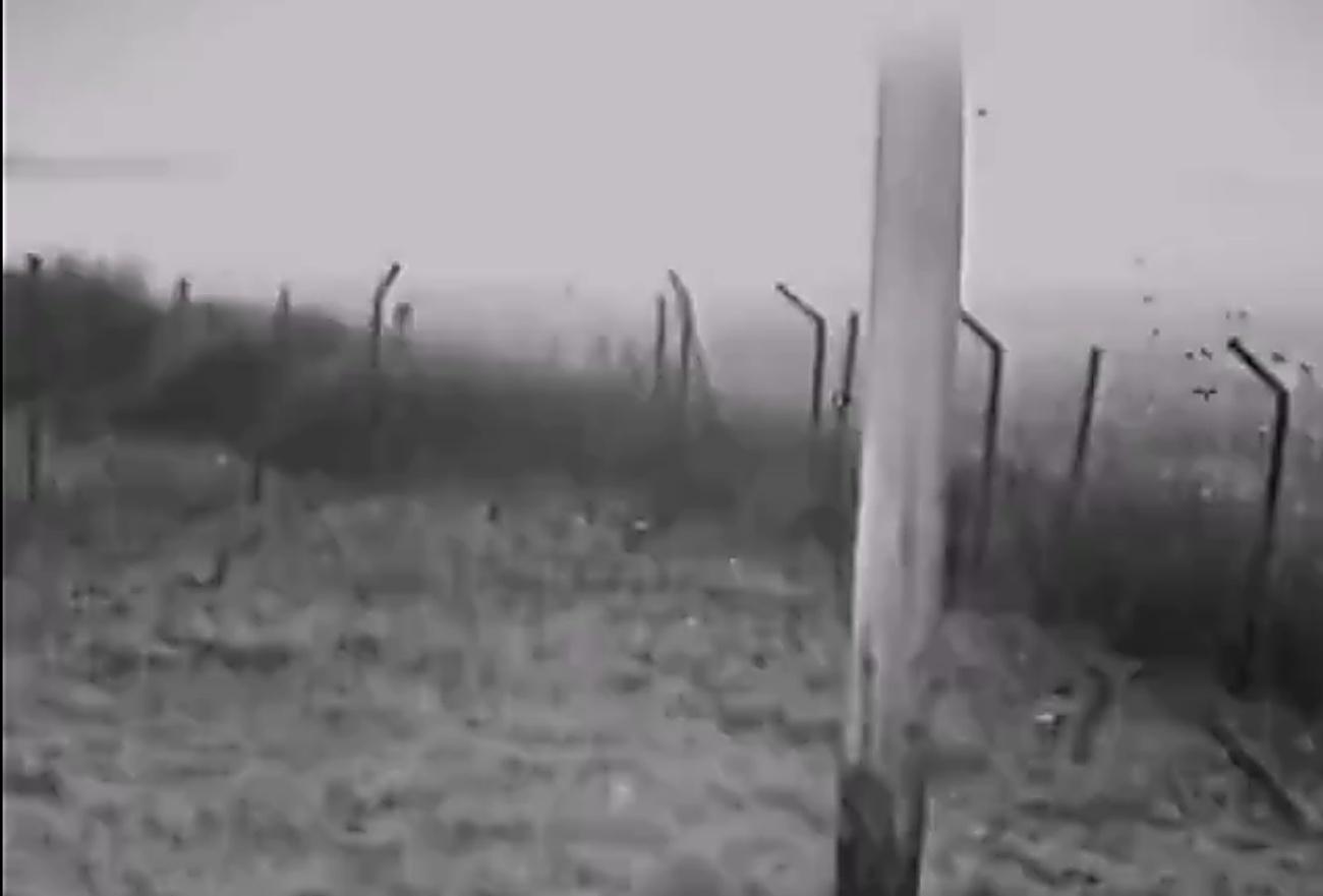 Momento en que se ilumina el cielo en El Bierzo tomado por una cámara de seguridad (Fuente: Onda Bierzo).