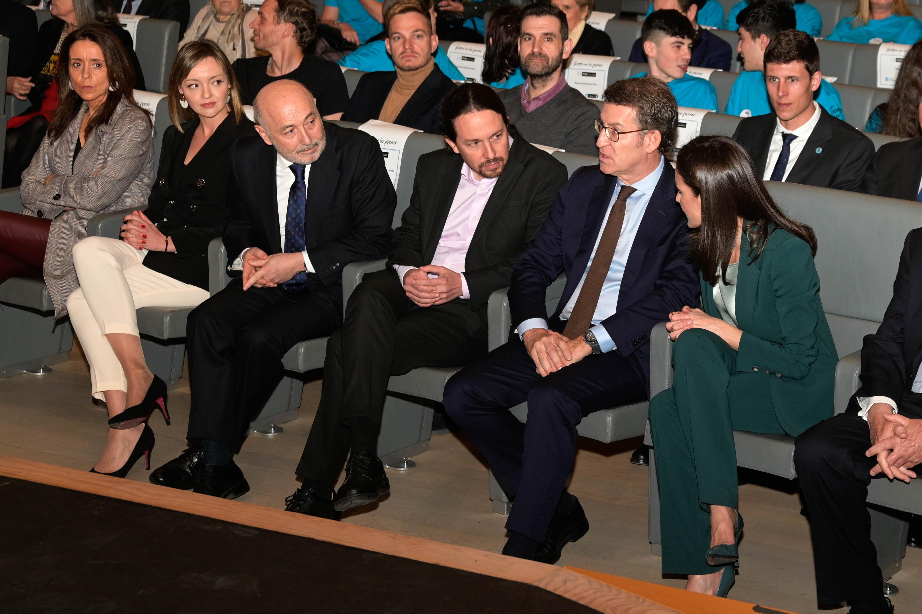 Pablo Iglesias y la reina Letizia, juntos durante un acto celebrado en Galicia. Fuente: Europa Press.