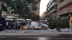 Las calles de Madrid siguen con toneladas de basura que no han podido ser recogidas. Europa Press