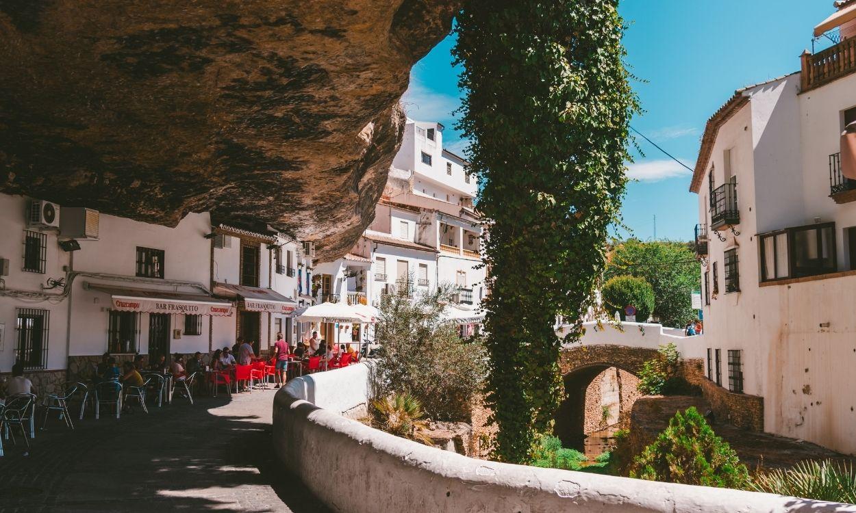 Setenil de las Bodegas (Cádiz), el sexto pueblo con más búsquedas en 2020.