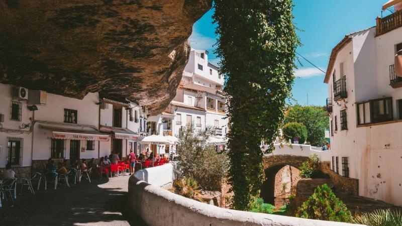 Setenil de las Bodegas (Cádiz), el sexto pueblo con más búsquedas en 2020.