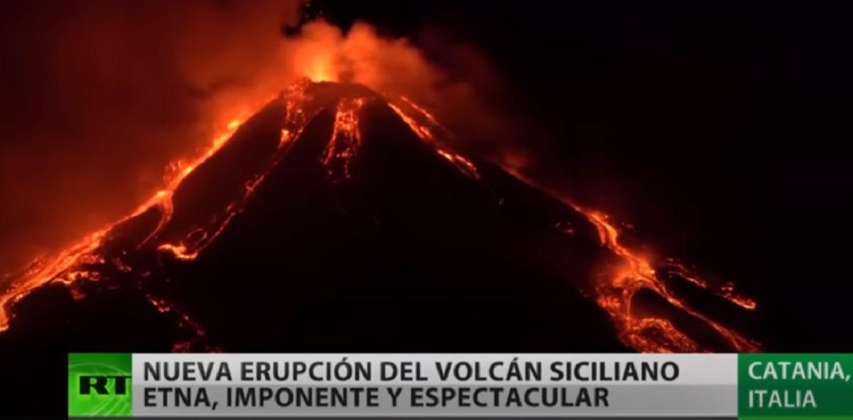 Erupción del volcán Etna en Italia. RT
