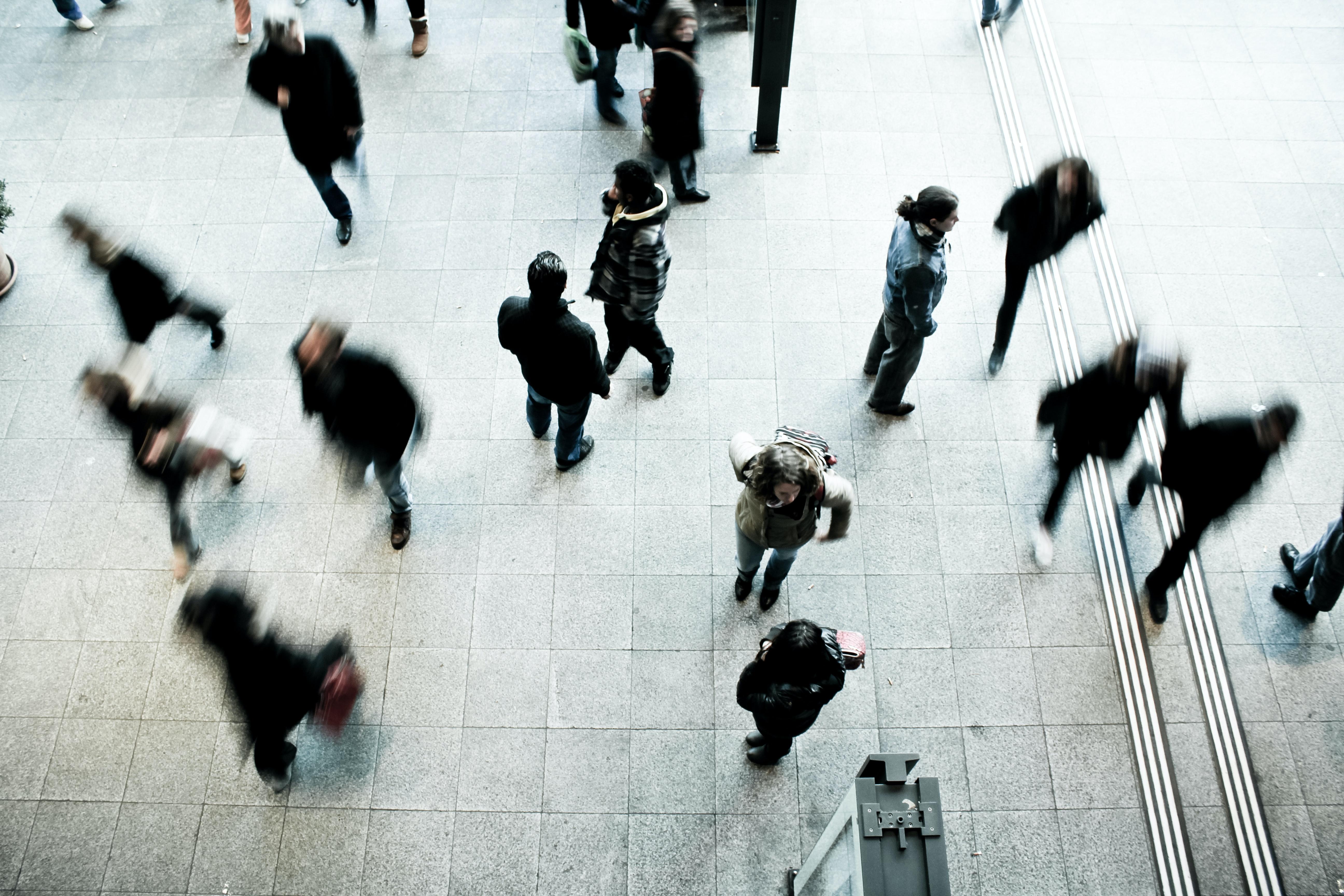 Multitud. Timon Studler para Unsplash Multitud. Timon Studler para Unsplash