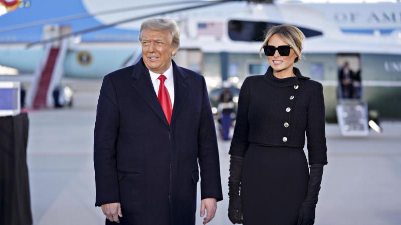 Donald Trump y Melania Trump en su salida de la Casa Blanca